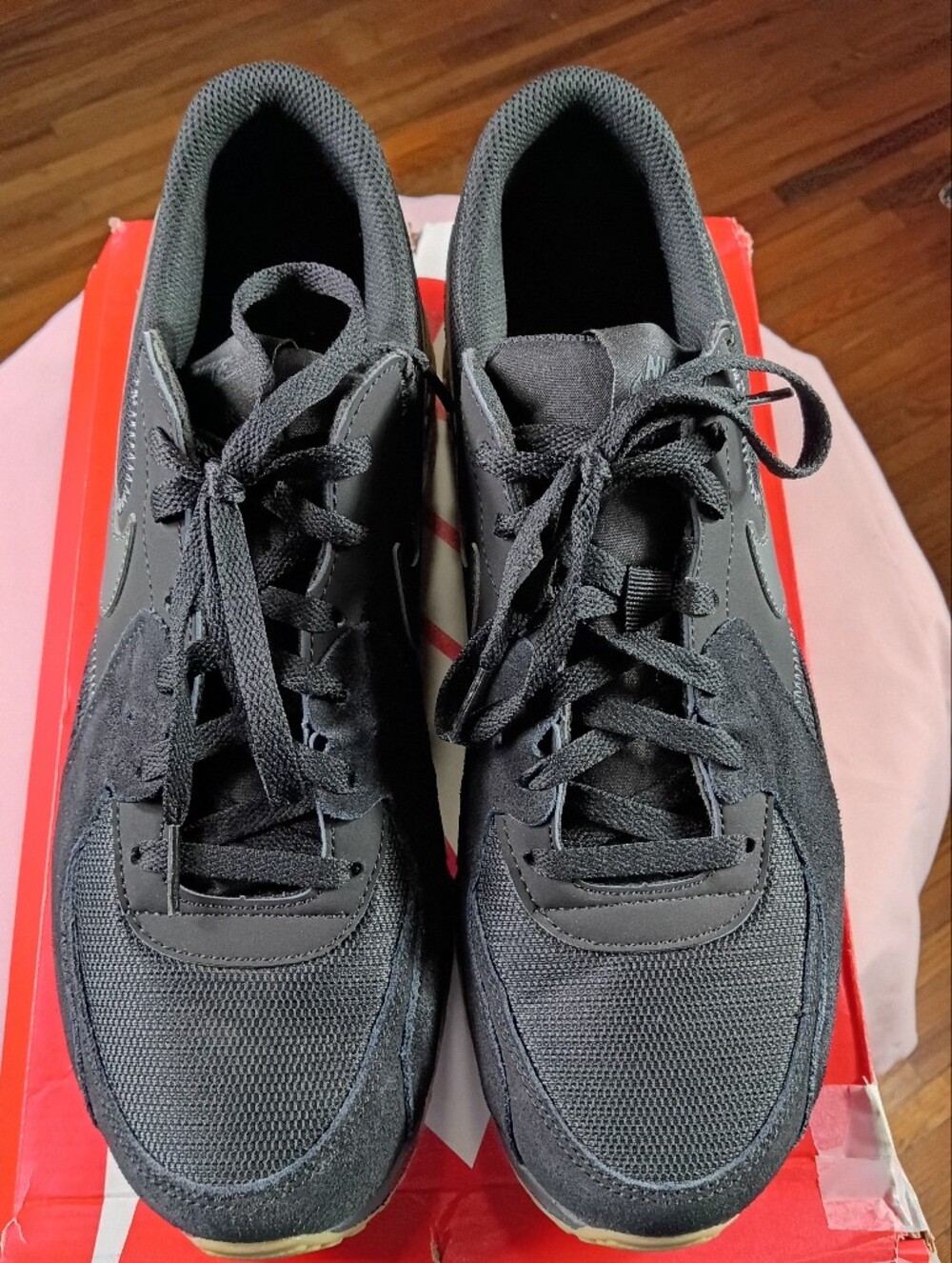 Nike Men's Dark Gray/Black Lace-Up Athletic Sneakers